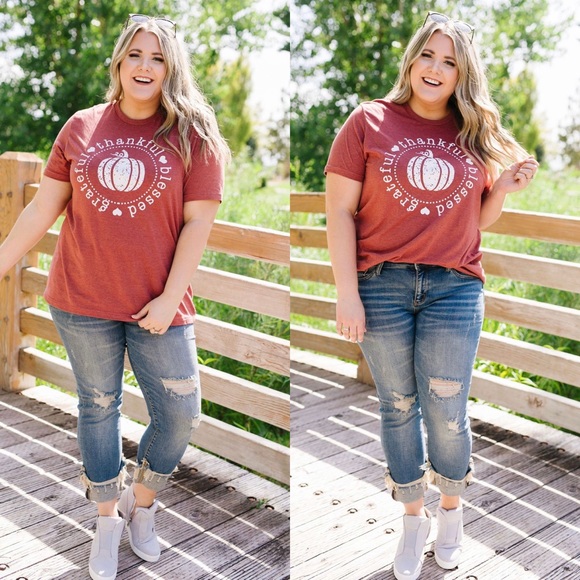 FINAL SALE Grateful Thankful Blessed Tee - Picture 3 of 7